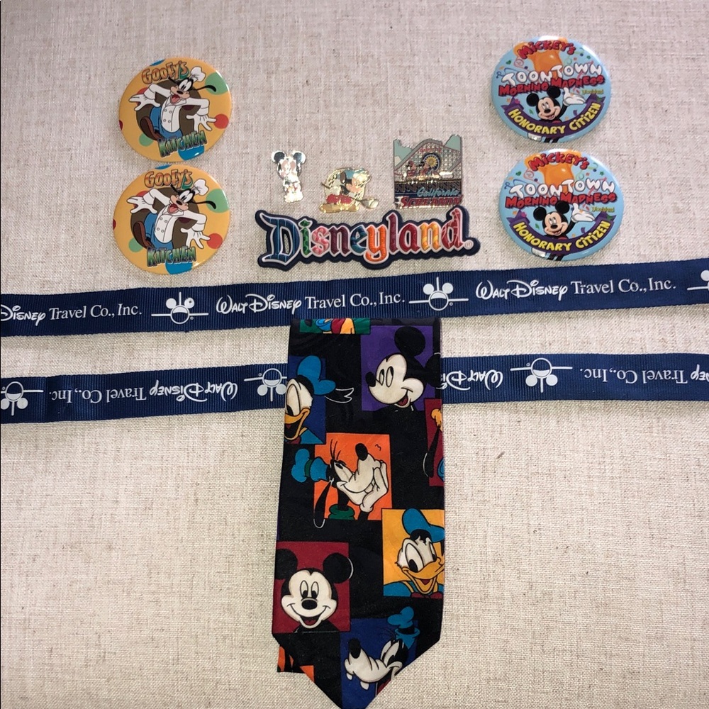 DISNEY COLLECTOR BUNDLE ELEVEN ITEMS